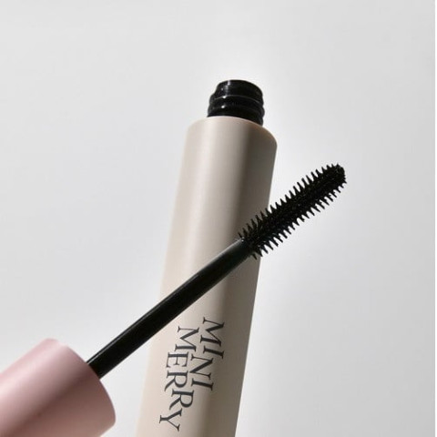Máscara resistente al calor con efecto volumen y curvatura MINIMERRY Curling & Volume Mascara